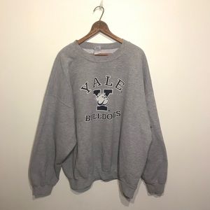 •Gildan• Yale University Bulldogs Sweater